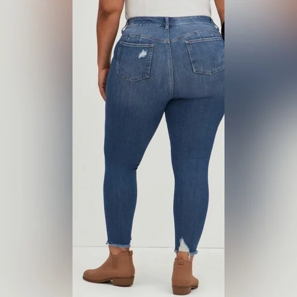 TORRID Bombshell Skinny Premium Stretch High-Rise Destructed Jean - Picture 3 of 11